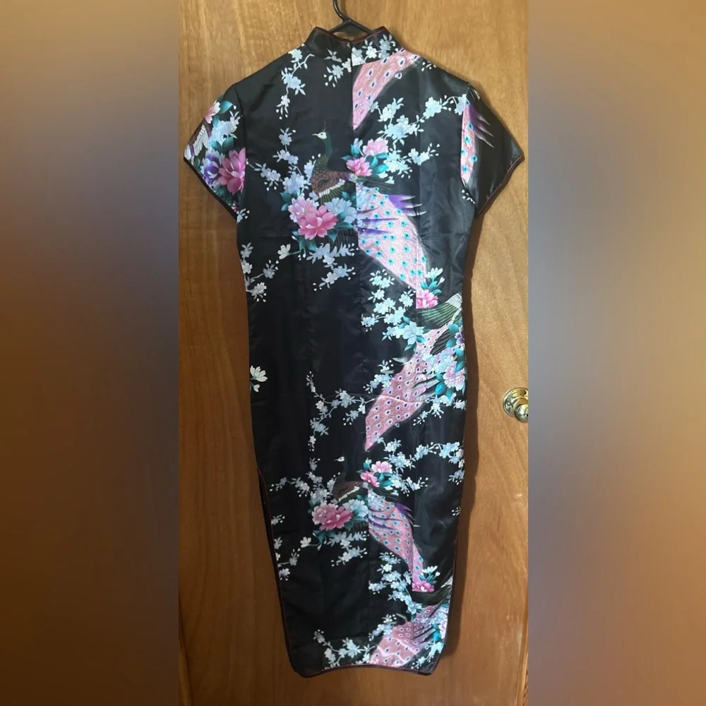 Black Floral Peacock Cheongsam Dress - Picture 4 of 6